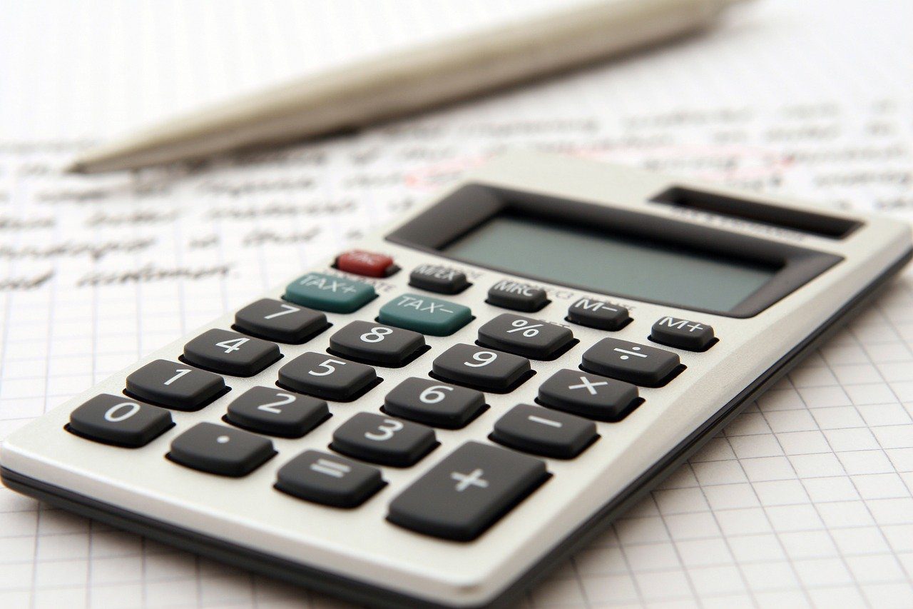 Saiba como quitar o financiamento do carro e da casa